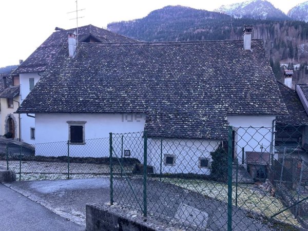 casa indipendente in vendita a Prato Carnico