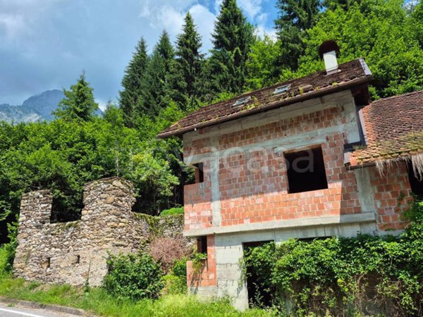 casa indipendente in vendita a Prato Carnico in zona Pesariis