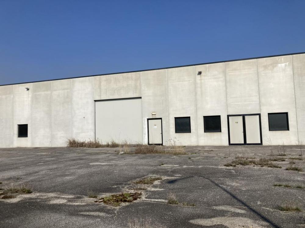 locale di sgombero in vendita a Precenicco