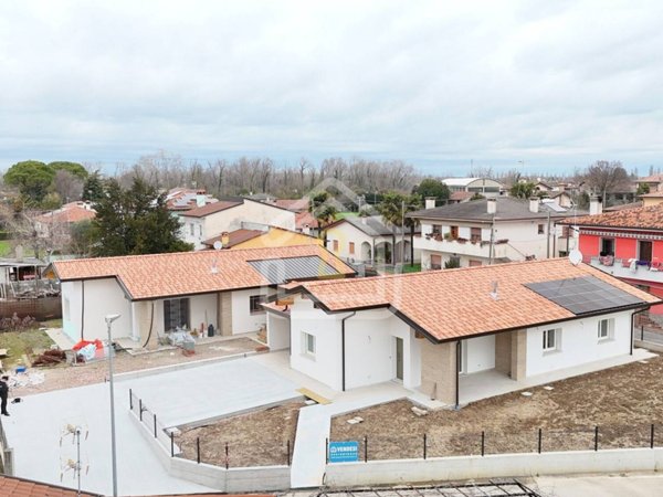 casa indipendente in vendita a Precenicco