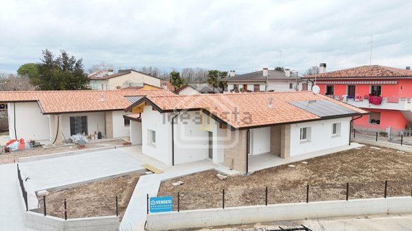 casa indipendente in vendita a Precenicco