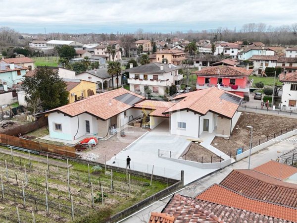 casa indipendente in vendita a Precenicco