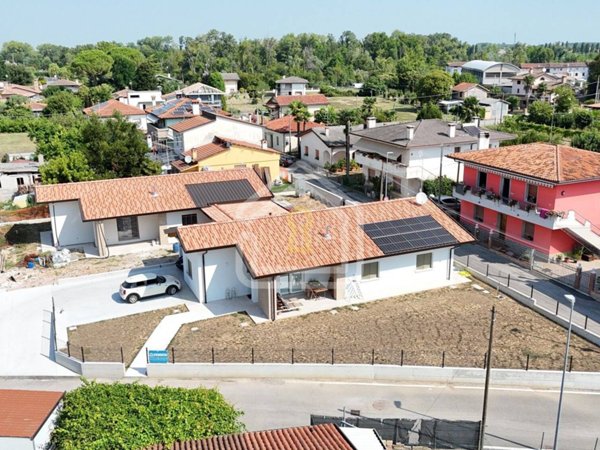 casa indipendente in vendita a Precenicco