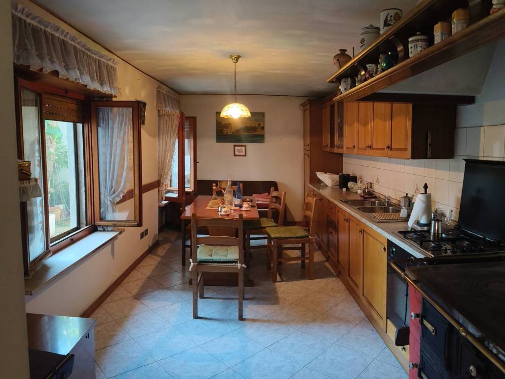 casa indipendente in vendita a Premariacco in zona Orsaria