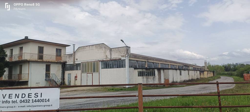 locale commerciale in vendita a Premariacco