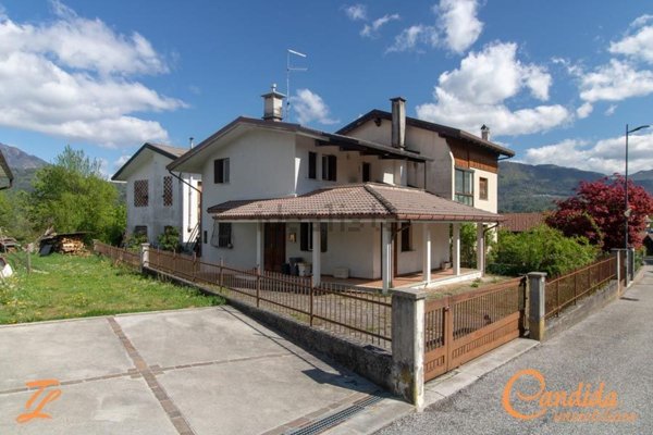 casa indipendente in vendita a Preone
