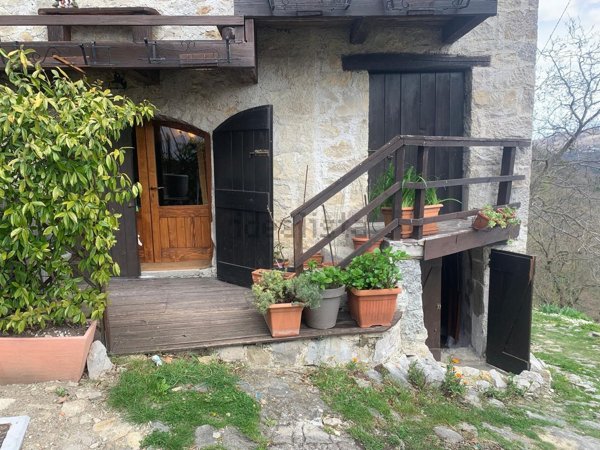 appartamento in vendita a Prepotto in zona Berda