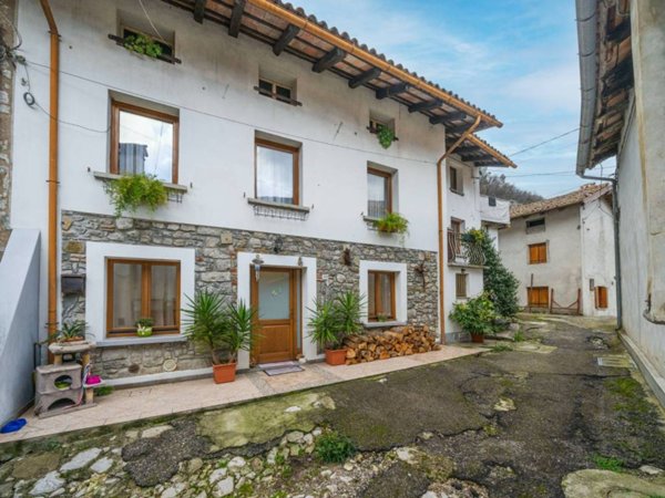 casa indipendente in vendita a Pulfero