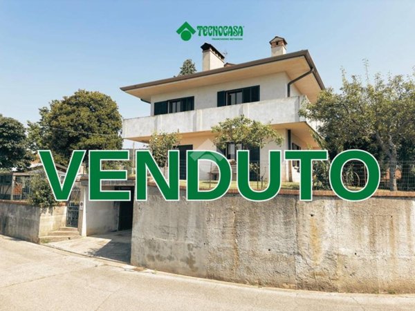 casa indipendente in vendita a Ragogna in zona San Giacomo