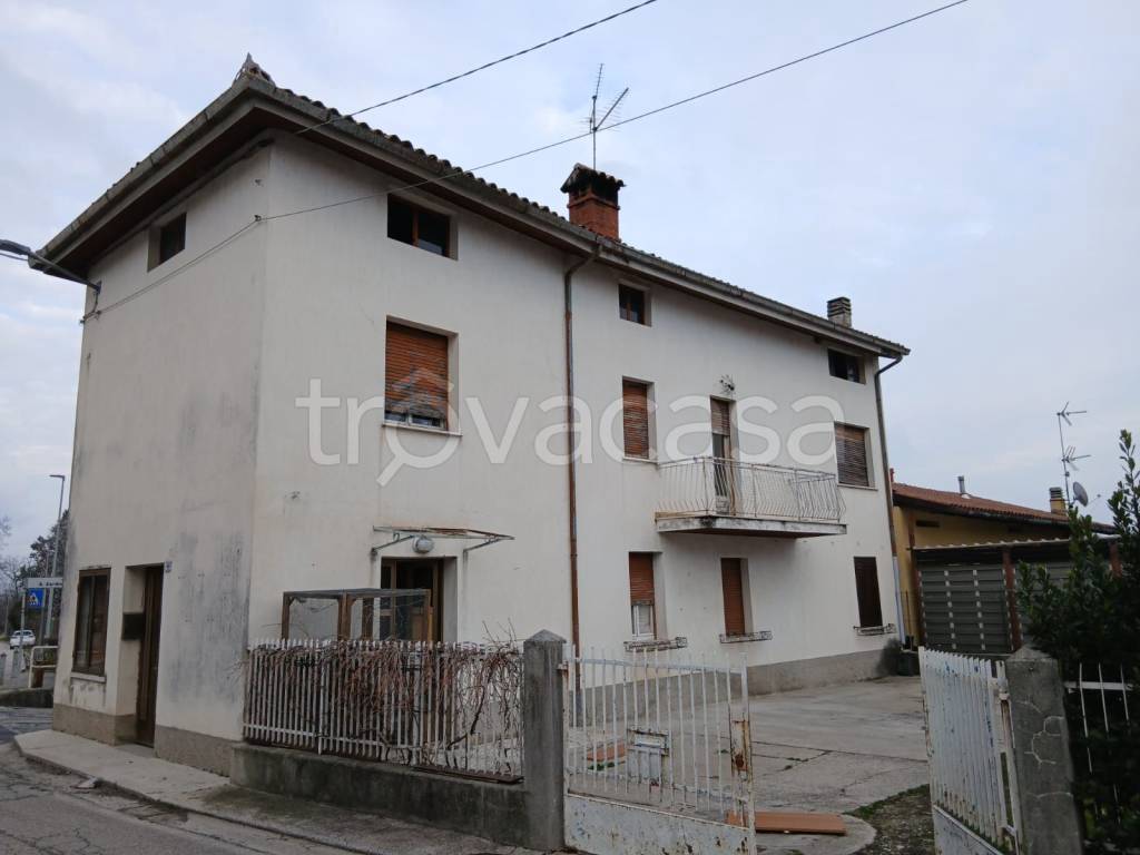 casa indipendente in vendita a Ragogna in zona Muris