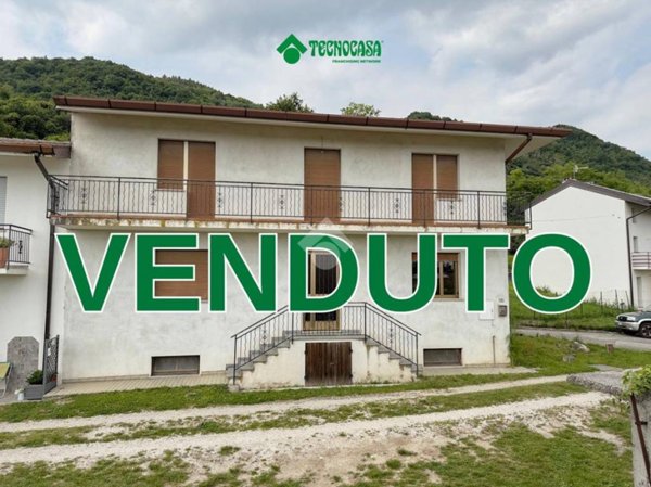 casa indipendente in vendita a Ragogna in zona Muris