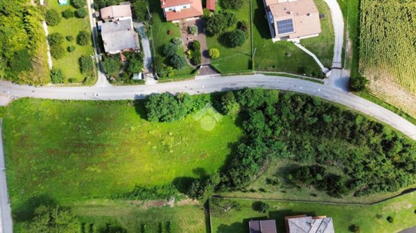 casa indipendente in vendita a Ragogna in zona Pignano