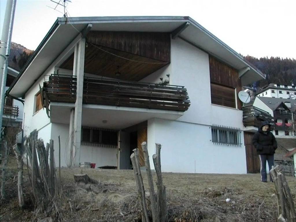 casa indipendente in vendita a Ravascletto