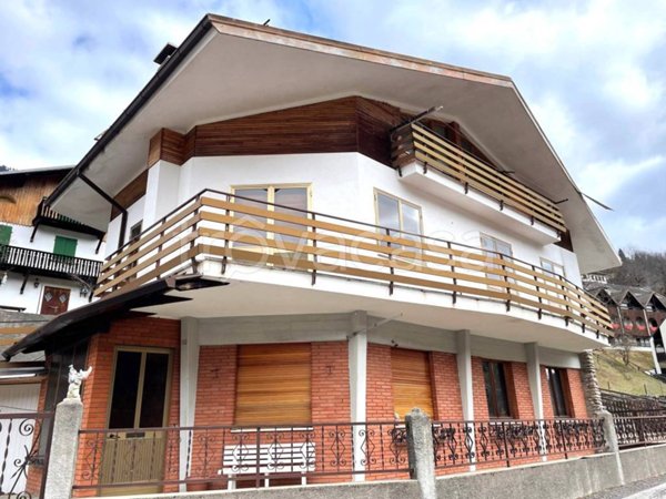 casa indipendente in vendita a Ravascletto