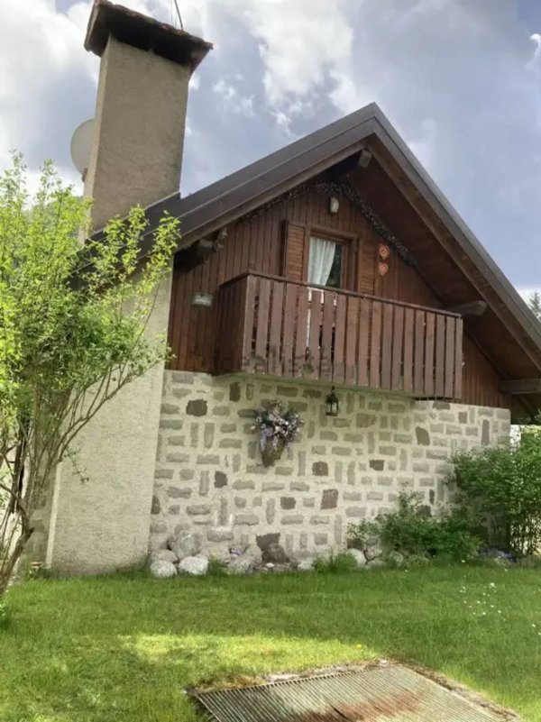 casa indipendente in vendita a Ravascletto