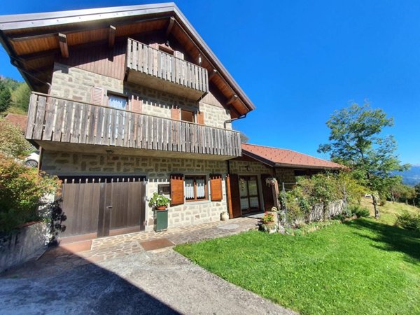 casa indipendente in vendita a Ravascletto