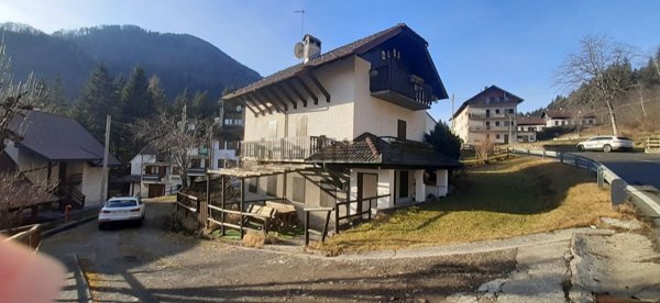 casa indipendente in vendita a Ravascletto