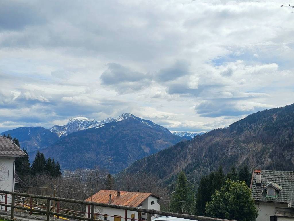 casa indipendente in vendita a Ravascletto in zona Zovello