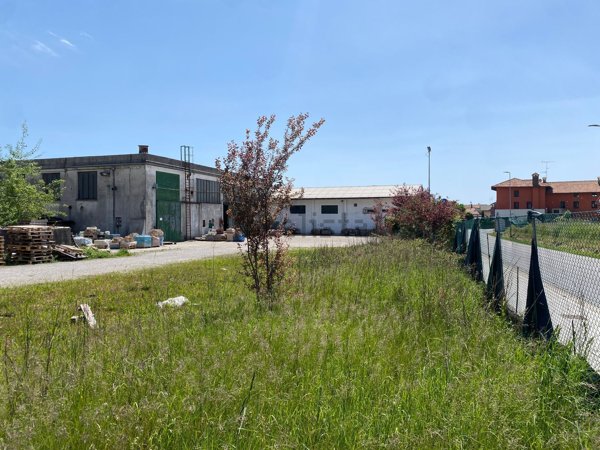 capannone in vendita a Reana del Rojale