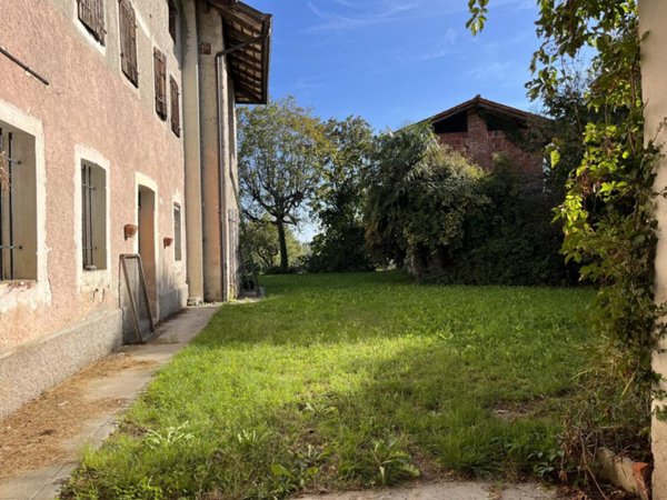 casa indipendente in vendita a Reana del Rojale in zona Qualso