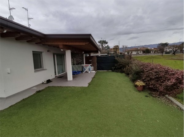 casa indipendente in vendita a Reana del Rojale