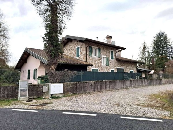 casale in vendita a Reana del Rojale