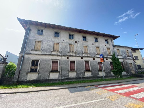 casale in vendita a Reana del Rojale