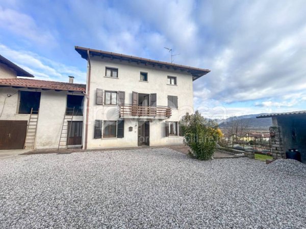 casa indipendente in vendita a Reana del Rojale in zona Qualso