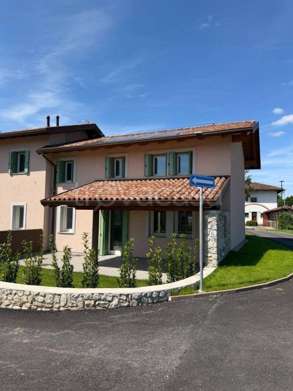 casa indipendente in vendita a Reana del Rojale in zona Rizzolo