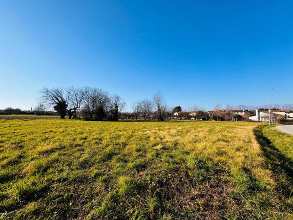 terreno edificabile in vendita a Reana del Rojale