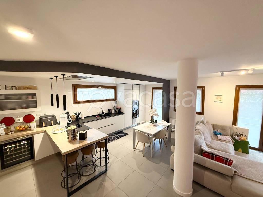 casa indipendente in vendita a Reana del Rojale