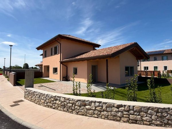 casa indipendente in vendita a Reana del Rojale in zona Reana