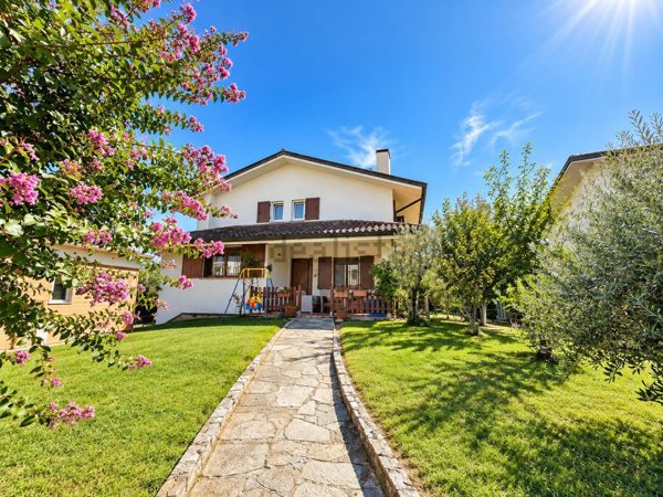 casa indipendente in vendita a Reana del Rojale in zona Qualso