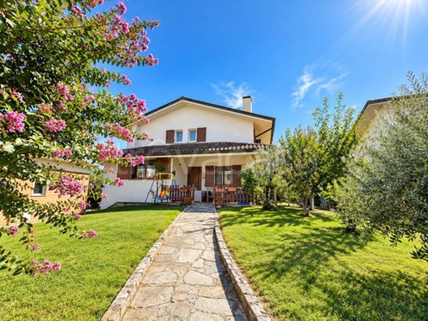 casa indipendente in vendita a Reana del Rojale in zona Qualso
