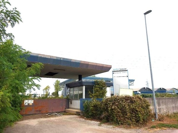 locale commerciale in vendita a Remanzacco