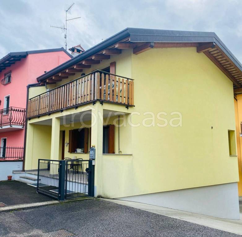 casa indipendente in vendita a Remanzacco in zona Orzano