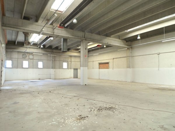 locale di sgombero in vendita a Remanzacco