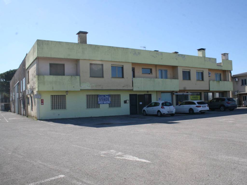 locale commerciale in vendita a Remanzacco