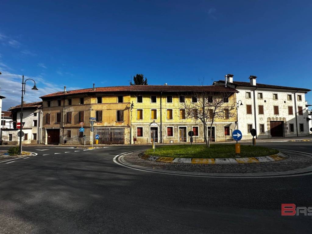 intera palazzina in vendita a Remanzacco in zona Orzano
