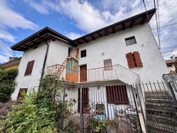 casa indipendente in vendita a Remanzacco in zona Ziracco