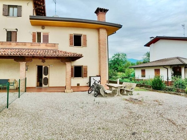 casa indipendente in vendita a Remanzacco in zona Ziracco