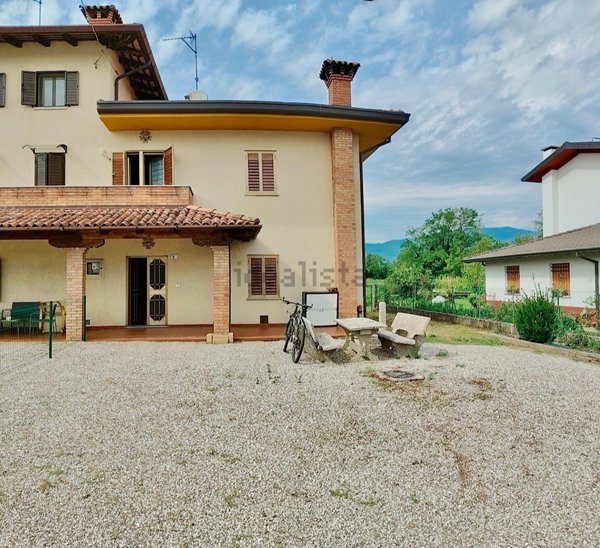 casa indipendente in vendita a Remanzacco in zona Ziracco