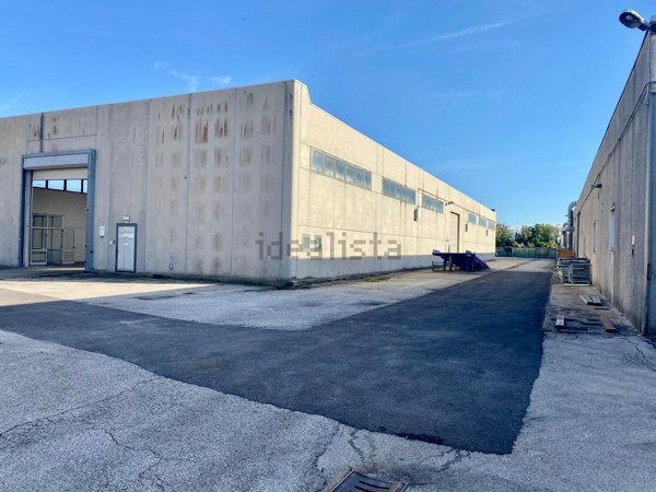 capannone in vendita a Remanzacco