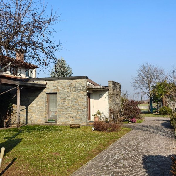casa indipendente in vendita a Remanzacco in zona Ziracco