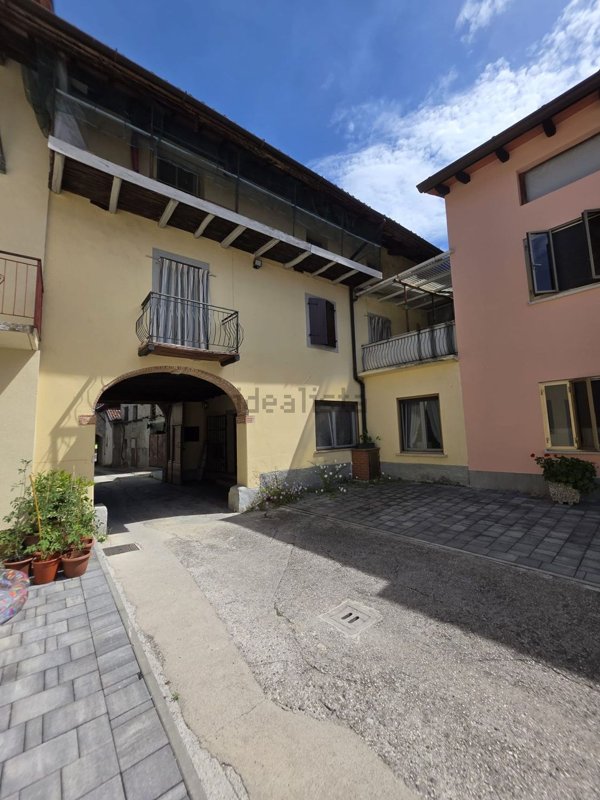 casa indipendente in vendita a Remanzacco in zona Ziracco