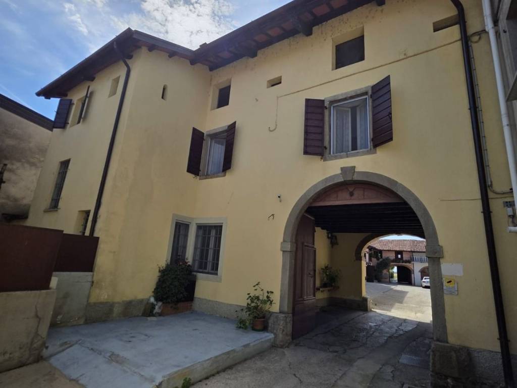 casa indipendente in vendita a Remanzacco in zona Ziracco