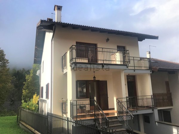 casa indipendente in vendita a Resia in zona Oseacco