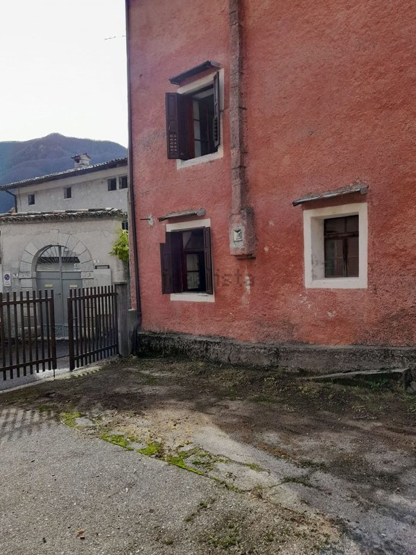 pentavano in vendita a Resia