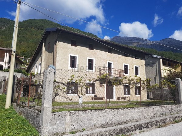 casa indipendente in vendita a Resia