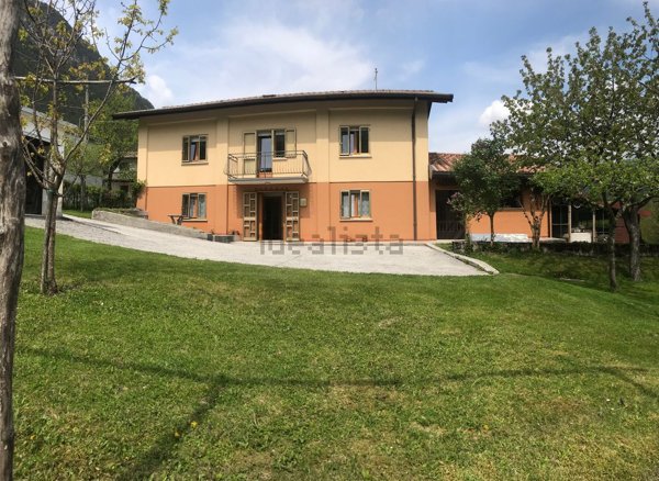 casa indipendente in vendita a Resia